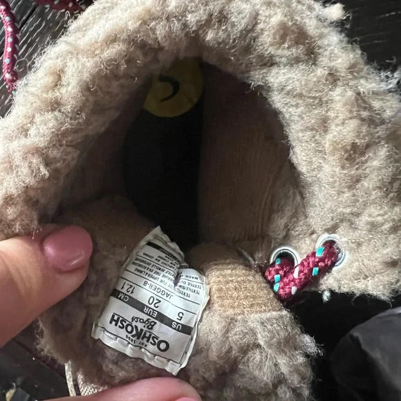 OshKosh fleece lined winter boots - Picture 3 of 5
